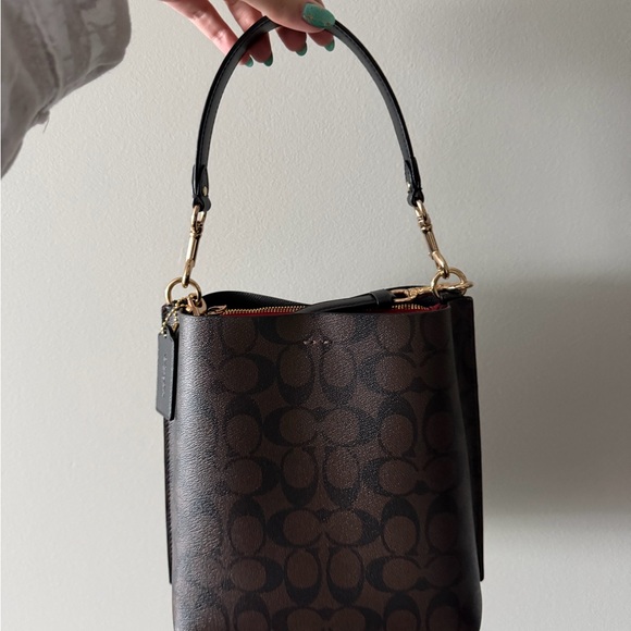 Coach small bucket shoulder bag in the signature canvas - Picture 2 of 5
